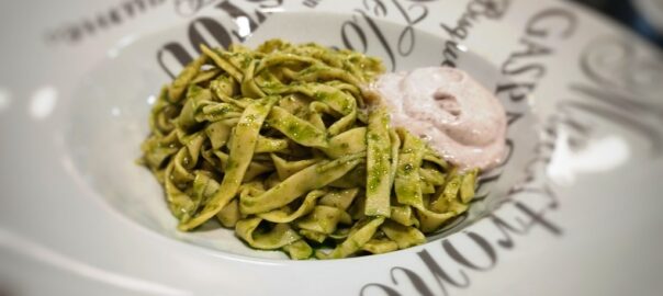 Receta de papardelle con pesto de perejil