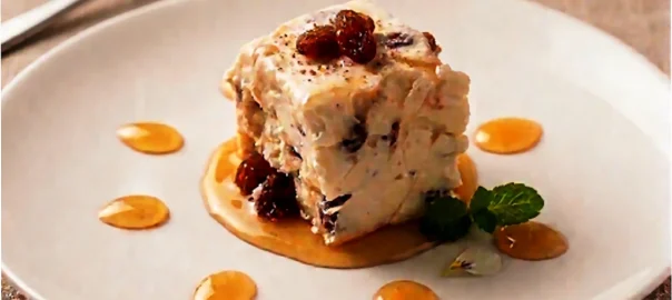 Mousse de pollo con pasas y vermut. Cursos de cocina de verano