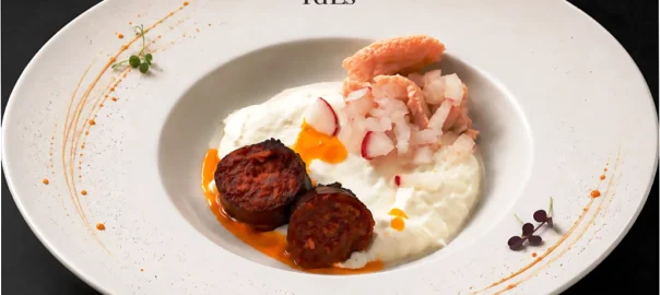 Crema de mozarella chorizo confitado y salmon encurtido